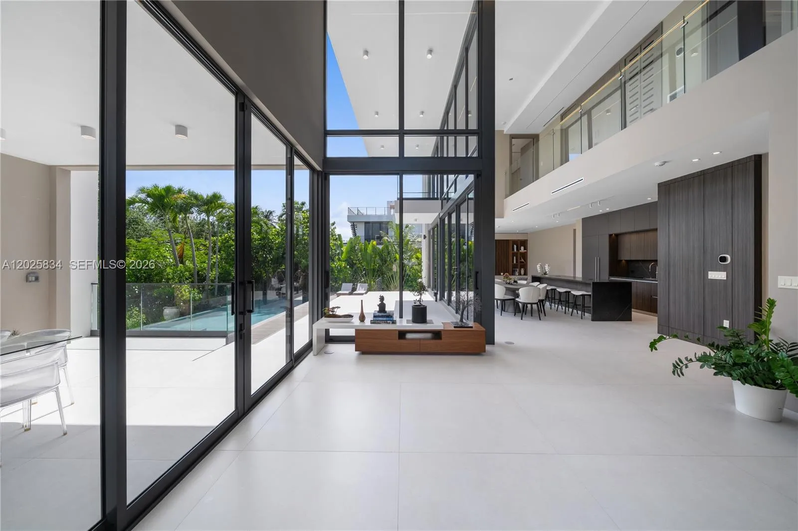 571 Glenridge Rd, Key Biscayne FL 33149
