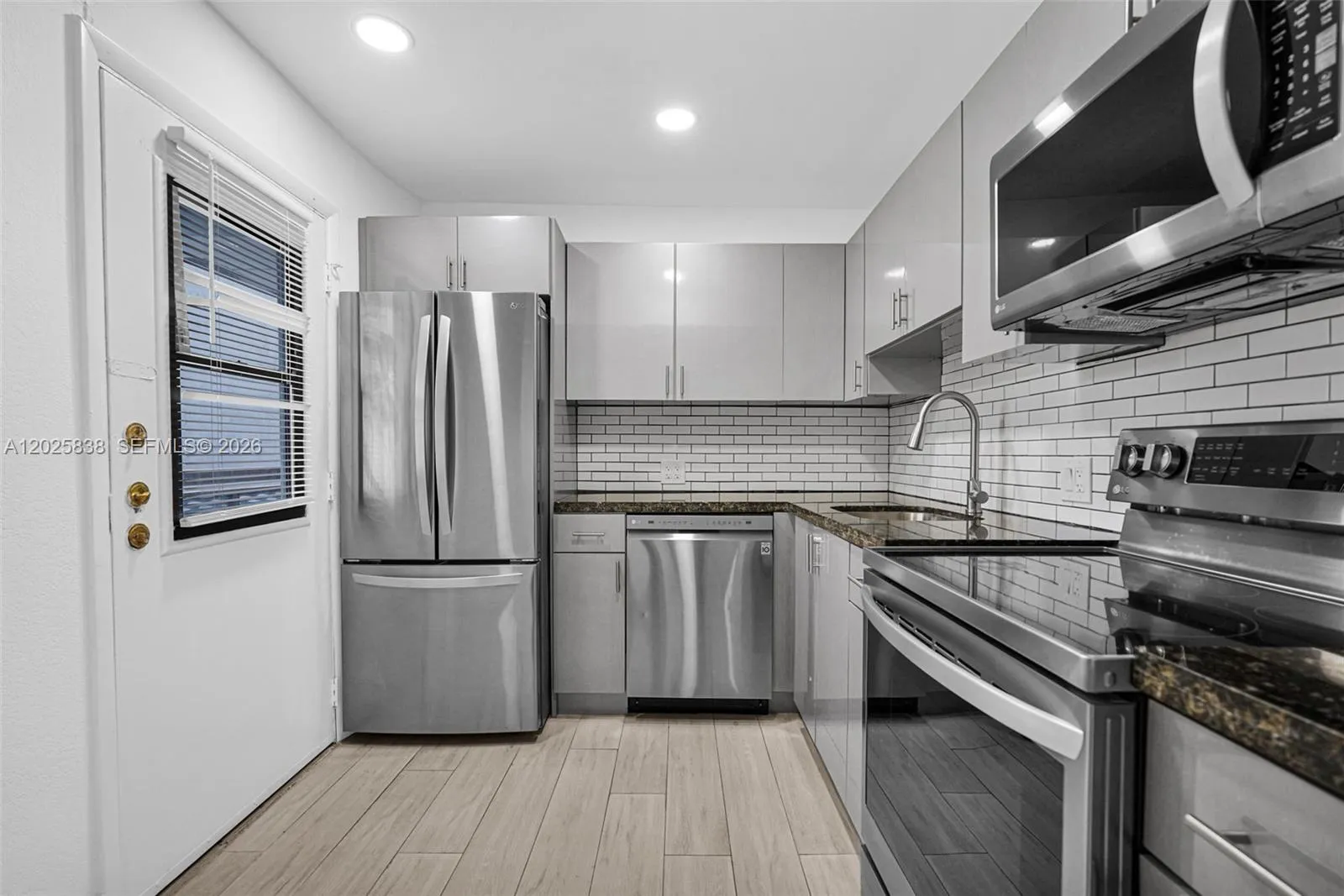 3401 N Country Club Dr # 307, Aventura FL 33180