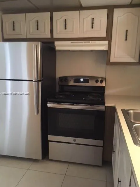 9351 FONTAINEBLEAU BL # B214, Miami FL 33172