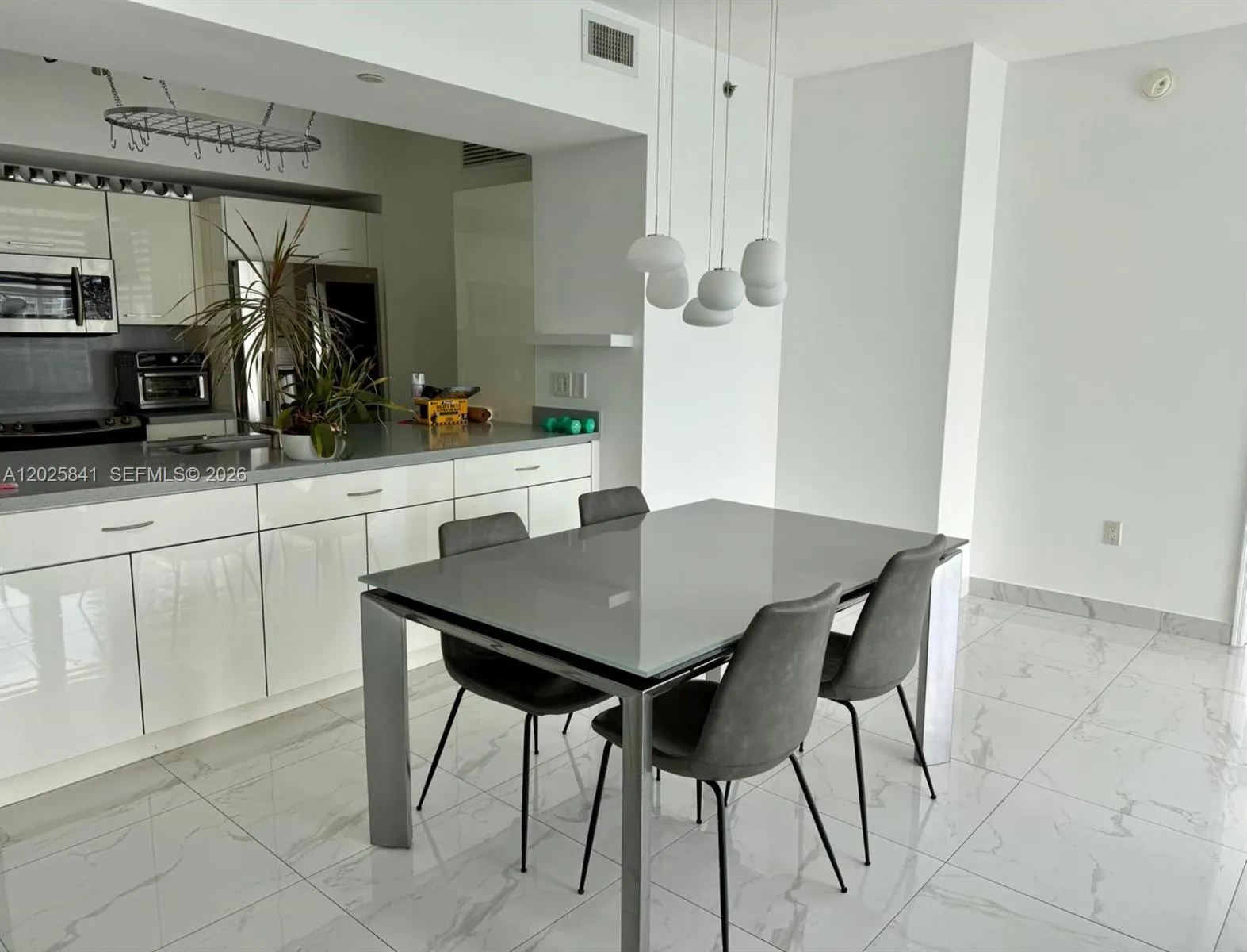 951 Brickell Ave # 2810, Miami FL 33131