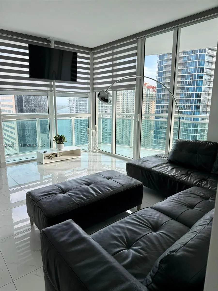 951 Brickell Ave # 2810, Miami FL 33131