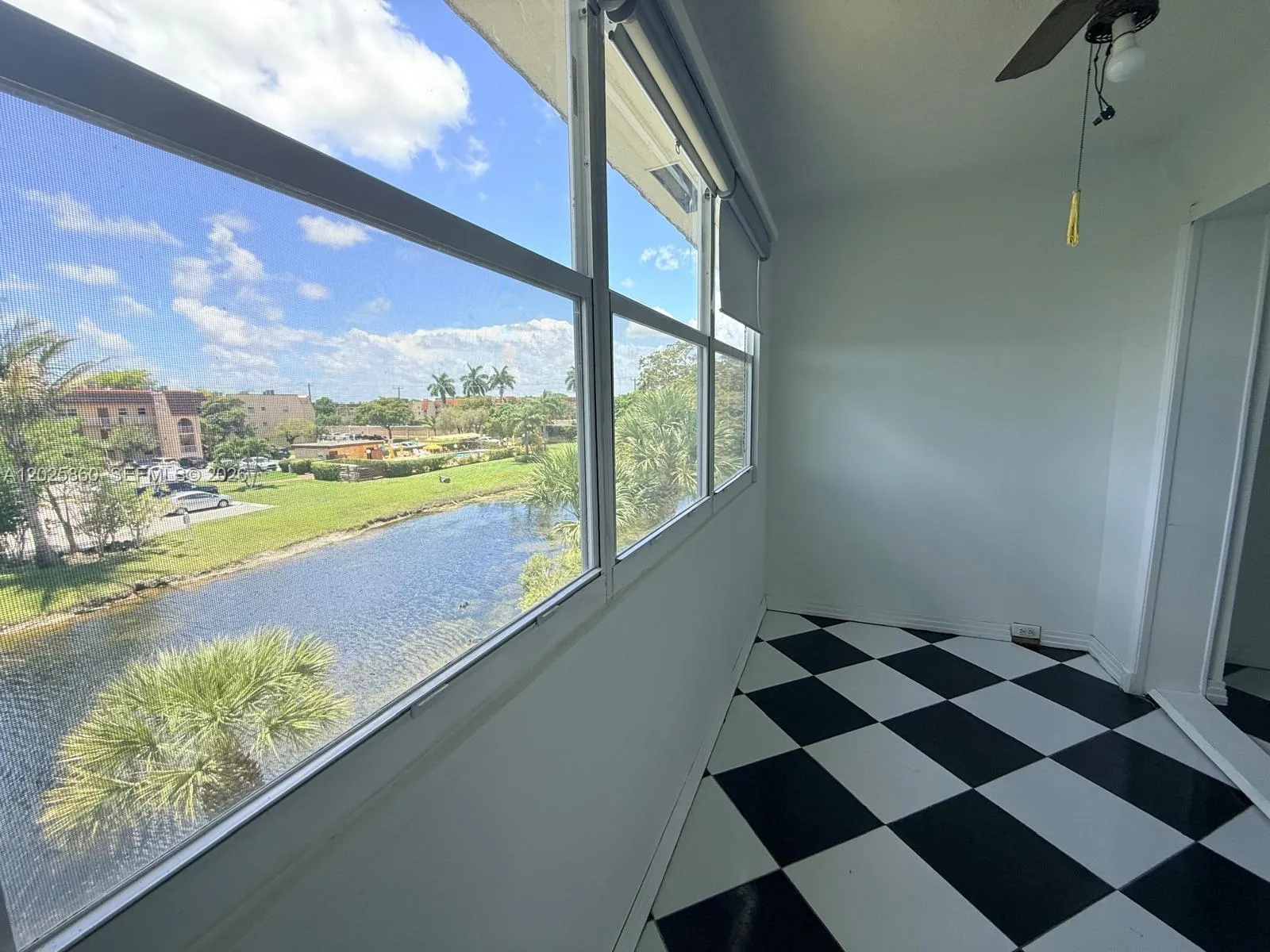 8595 Sunrise Lakes Blvd # 307, Sunrise FL 33322