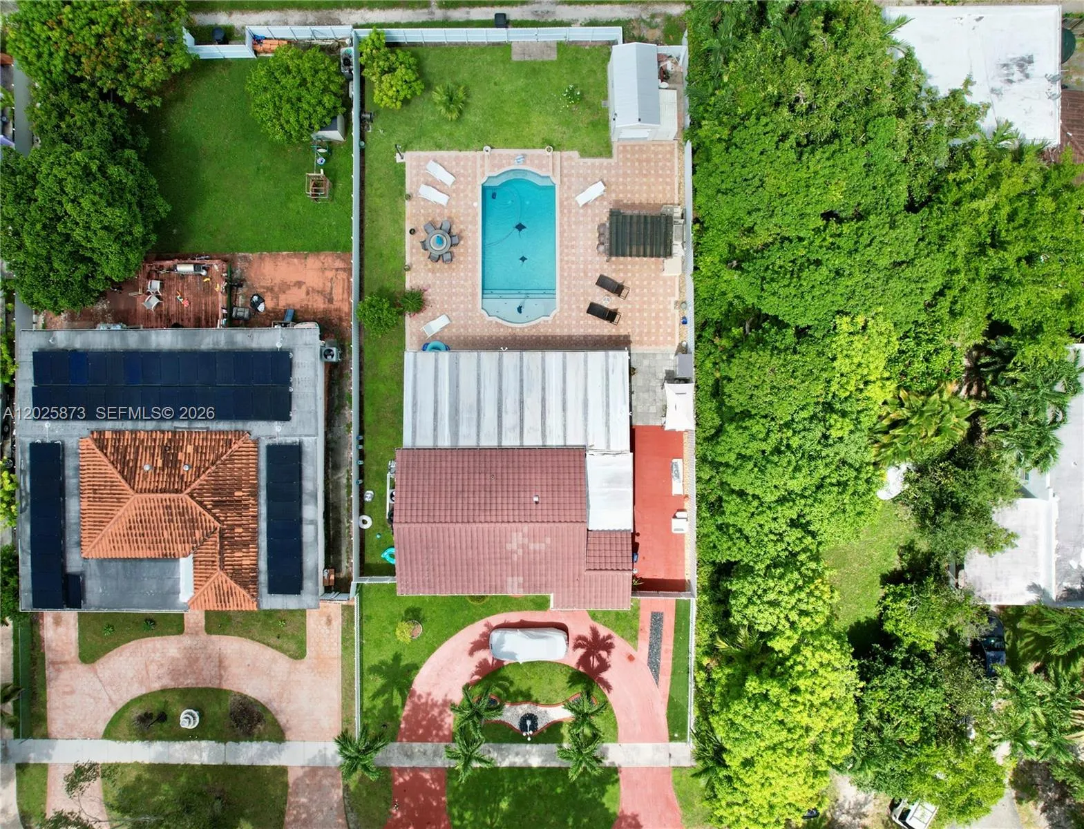 556 La Villa Dr, Miami Springs FL 33166
