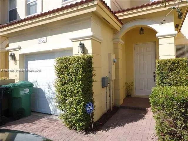 8652 NW 112th Ct, Doral FL 33178