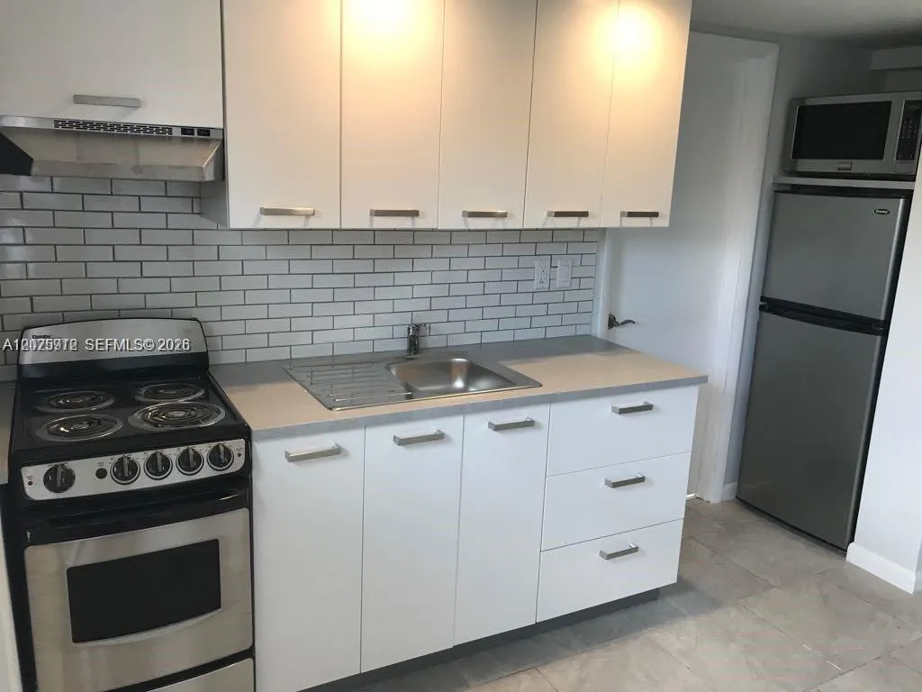 2224 SW 11th St # 3, Miami FL 33135