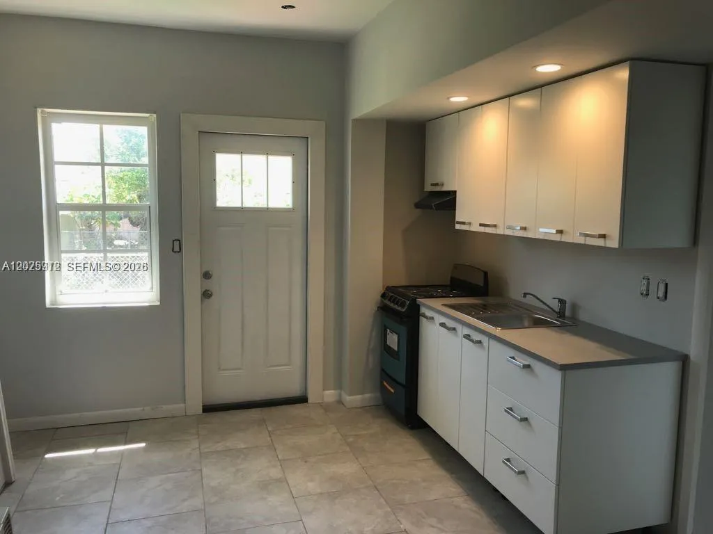2224 SW 11th St # 3, Miami FL 33135