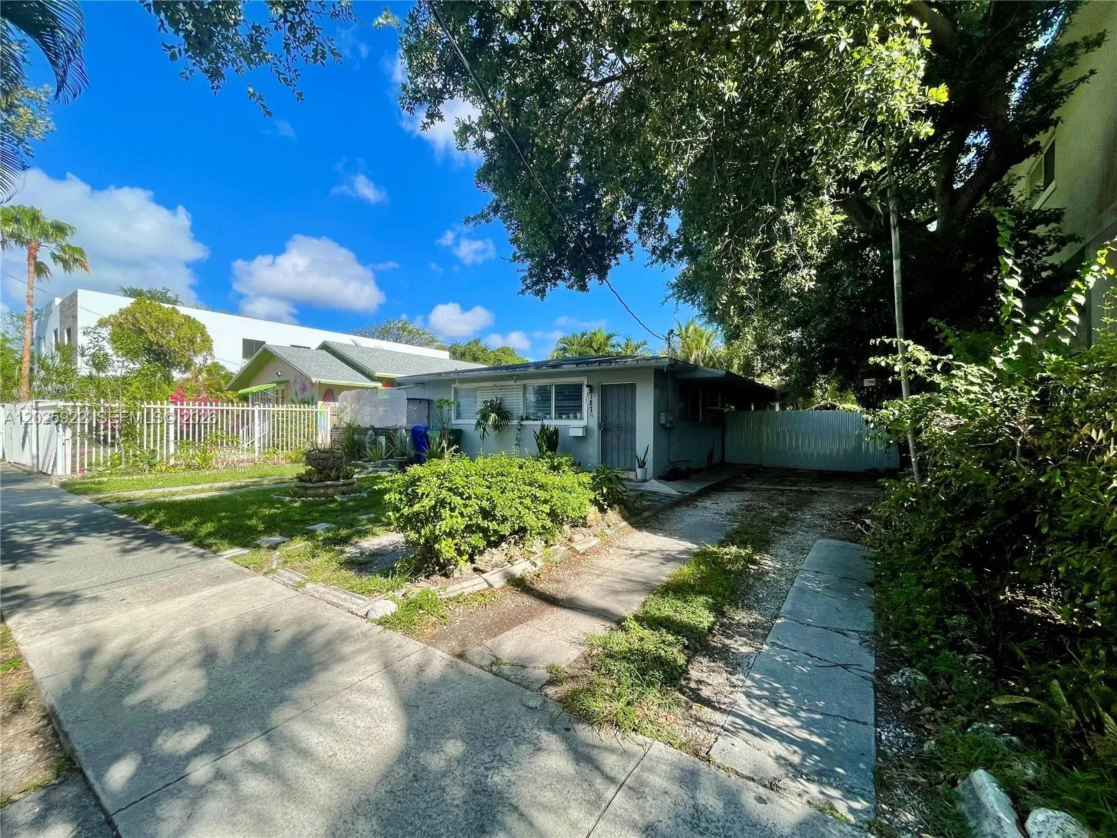 1874 NW 19th St, Miami FL 33125