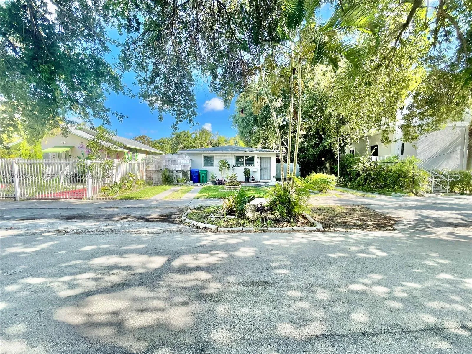 1874 NW 19th St, Miami FL 33125