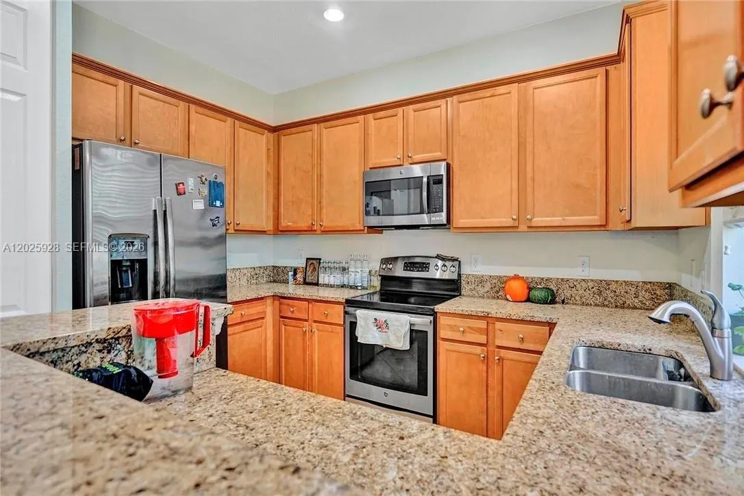 821 E Village Cir # 821, Davie FL 33325