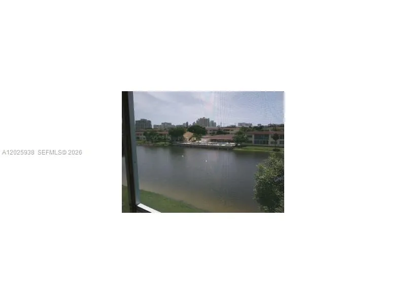 2880 NE 203rd St # B25, Aventura FL 33180