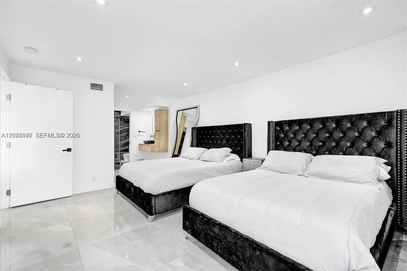 100 Bayview Dr # 503, Sunny Isles Beach FL 33160