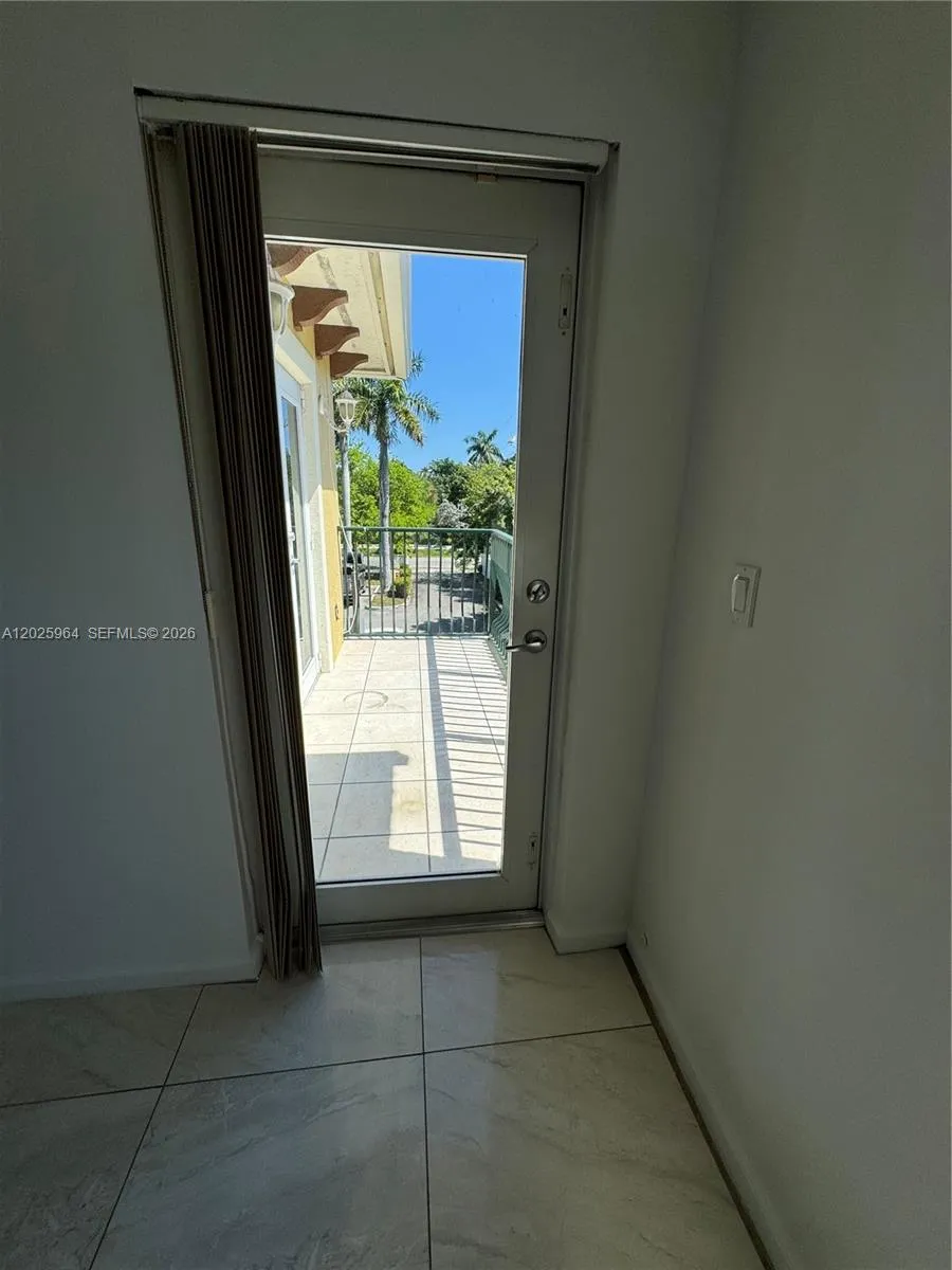 718 NE 4th Ct # 718, Hallandale Beach FL 33009