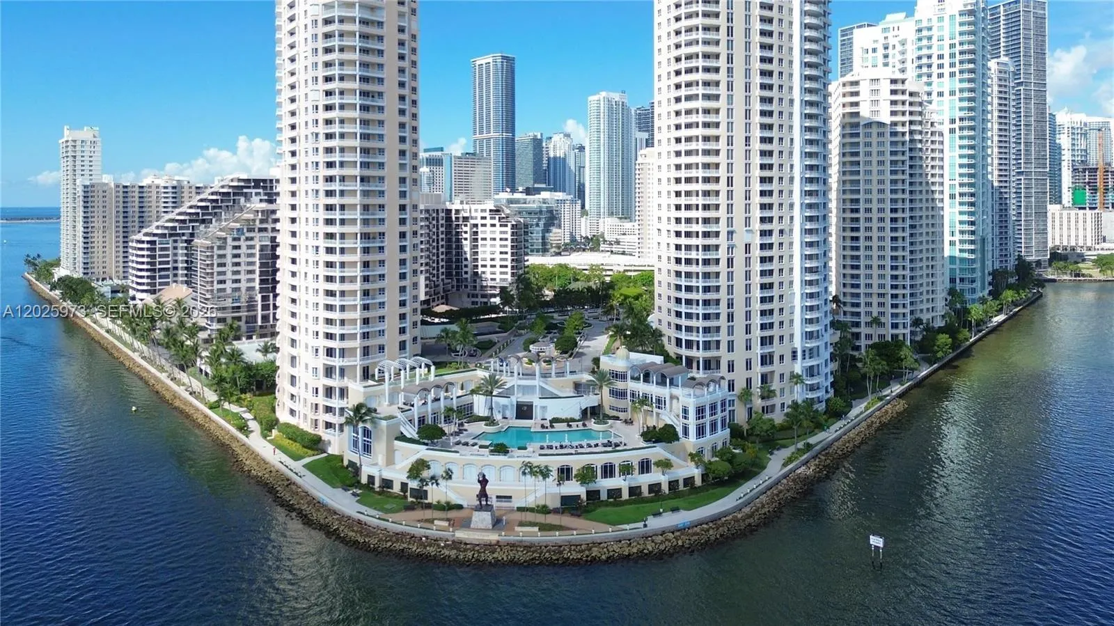 1 bedroom 1 bath for sale at 848 Brickell Key Dr # 306, Miami FL 33131