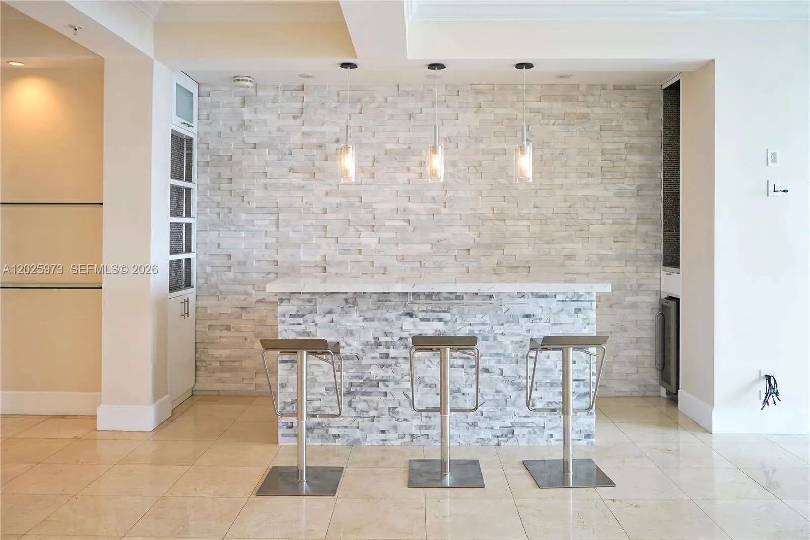 848 Brickell Key Dr # 306, Miami FL 33131