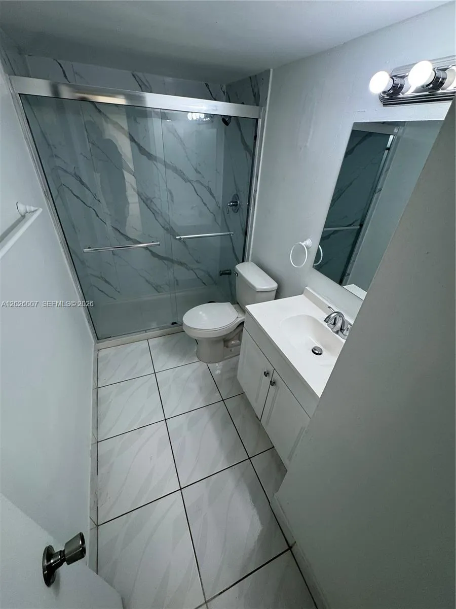 1555 W 44th Pl # 244, Hialeah FL 33012