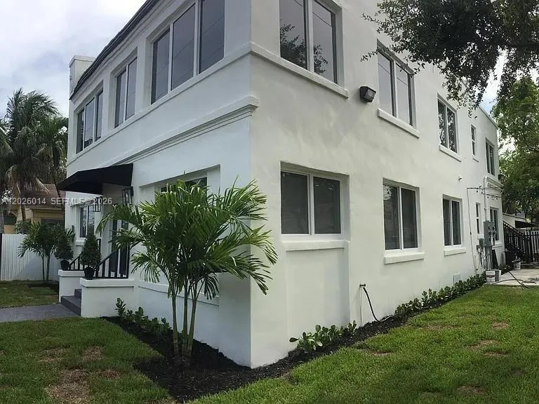 44 NW 10th Ave # 3, Miami FL 33128