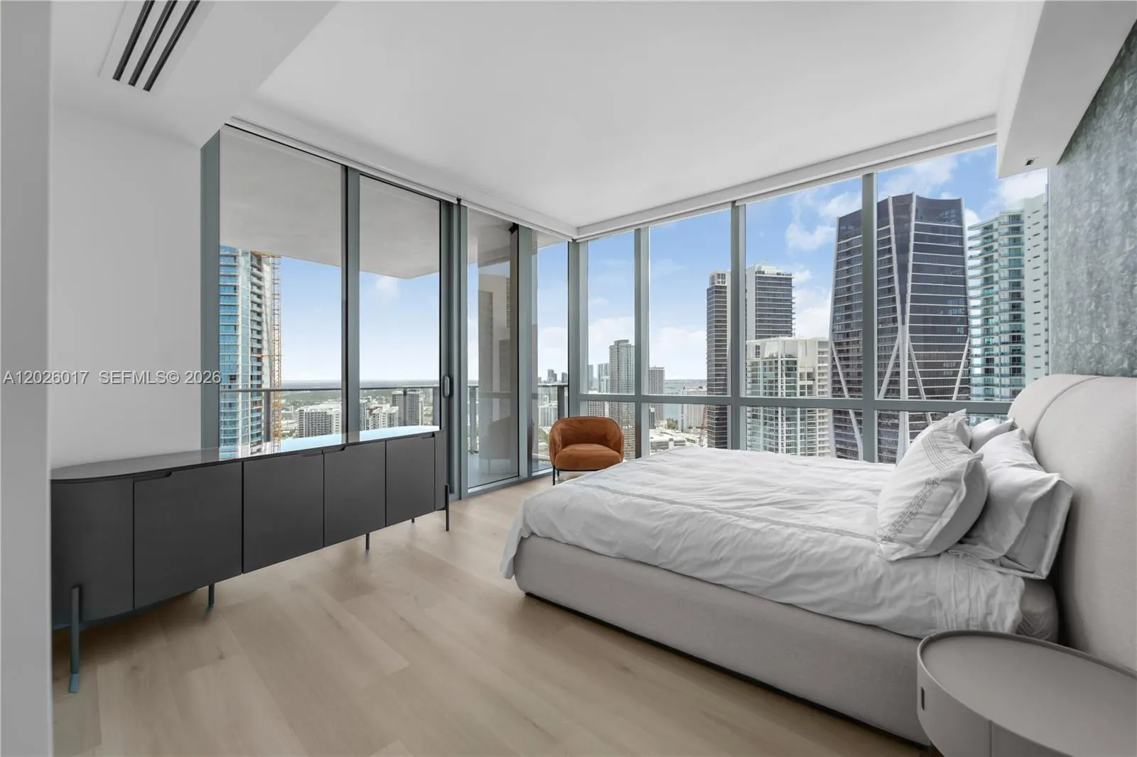 851 NE 1st Ave # 4201, Miami FL 33132