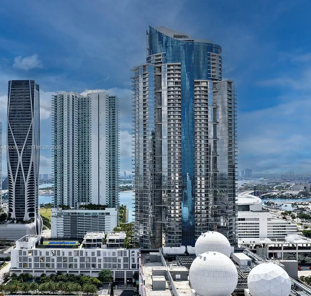 851 NE 1st Ave # 4201, Miami FL 33132