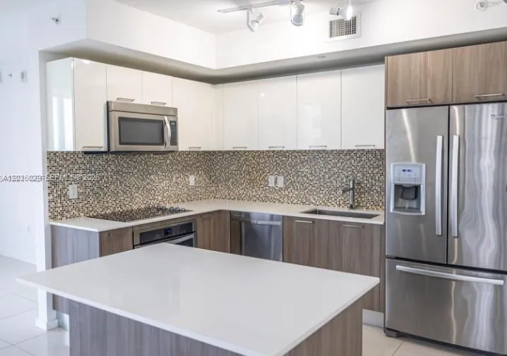 5252 NW 85th Ave # 601, Doral FL 33166