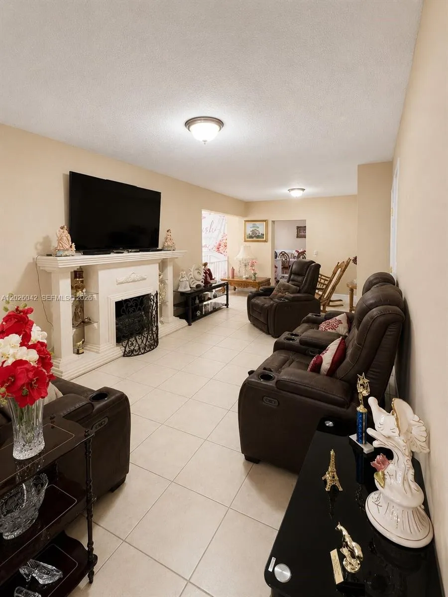 5551 E 4th Ave, Hialeah FL 33013