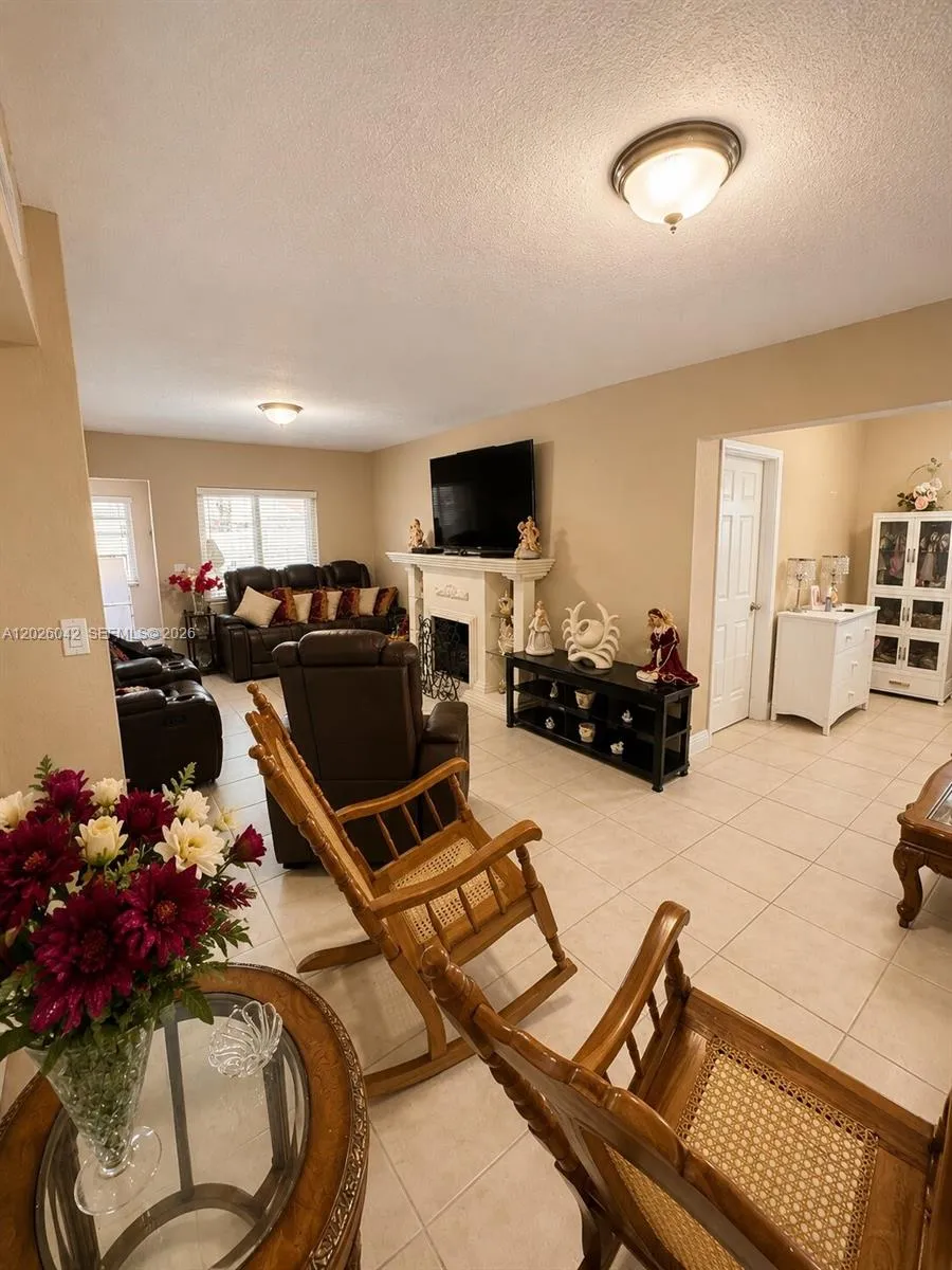 5551 E 4th Ave, Hialeah FL 33013