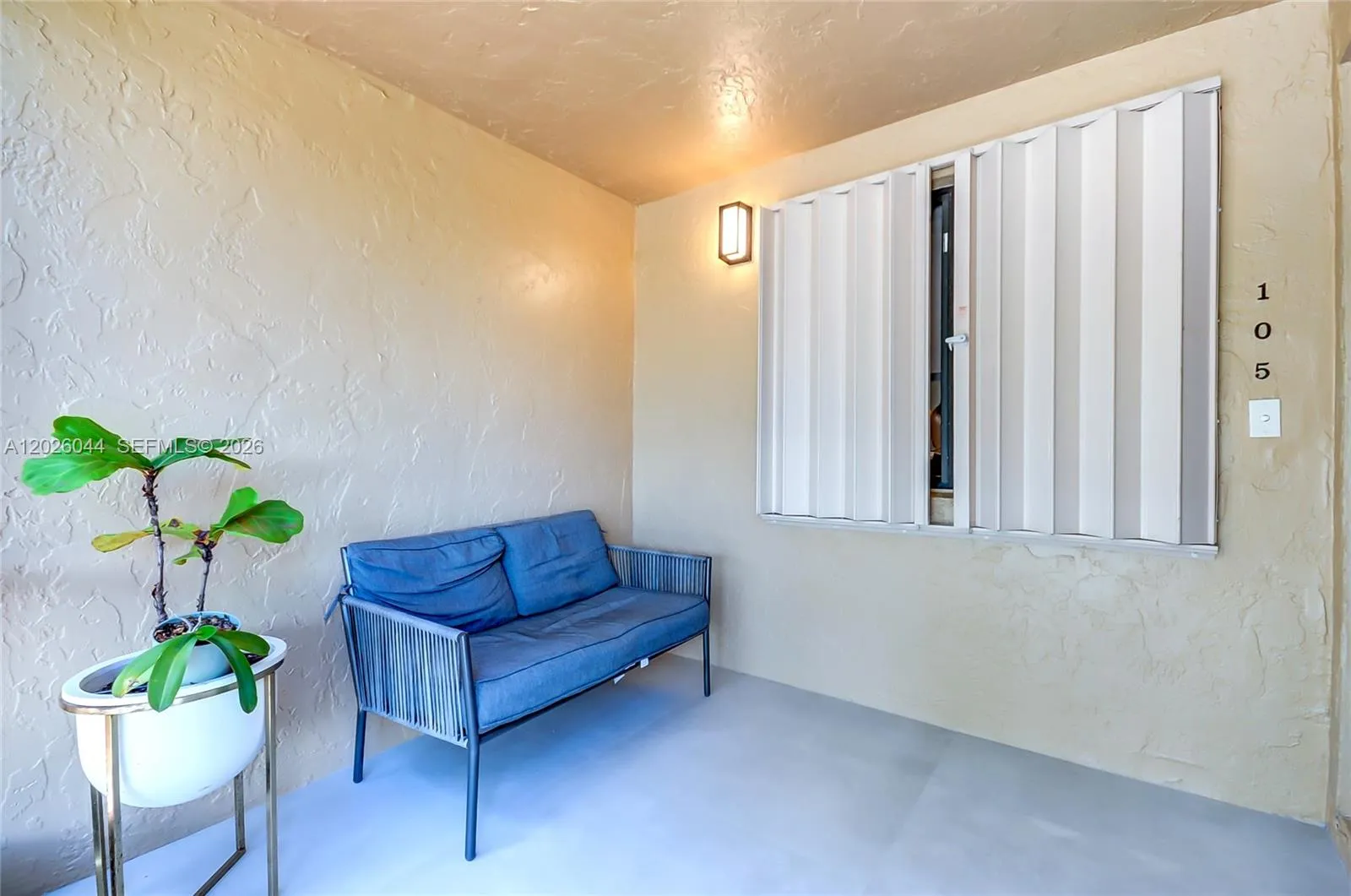 302 Lakeview Dr # 105, Weston FL 33326