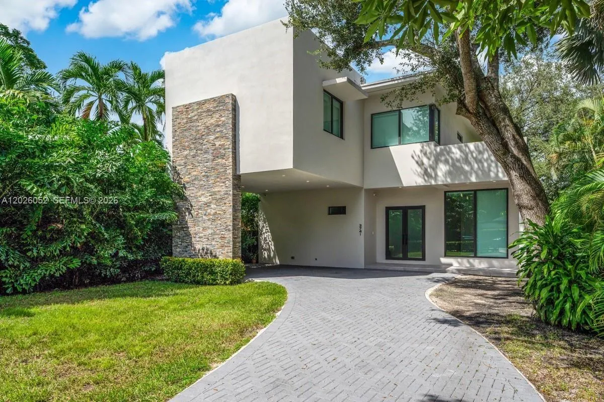 3741 Kumquat Ave, Miami FL 33133