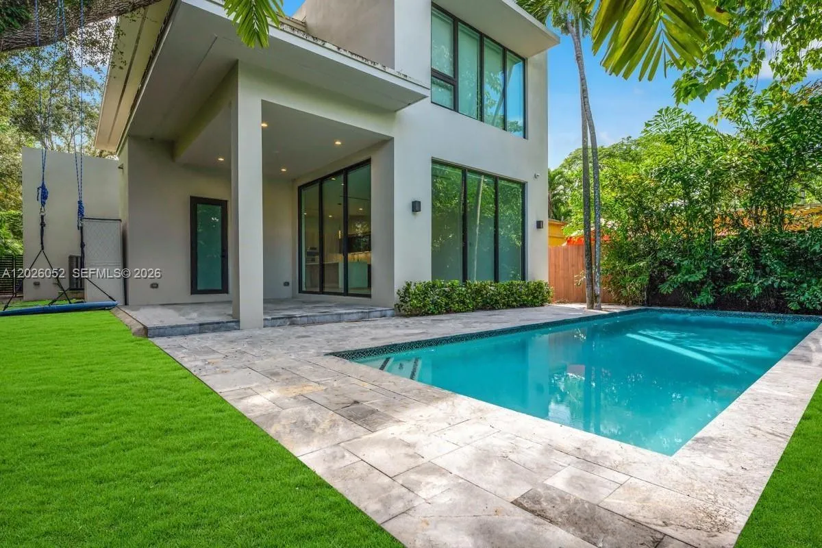 3741 Kumquat Ave, Miami FL 33133