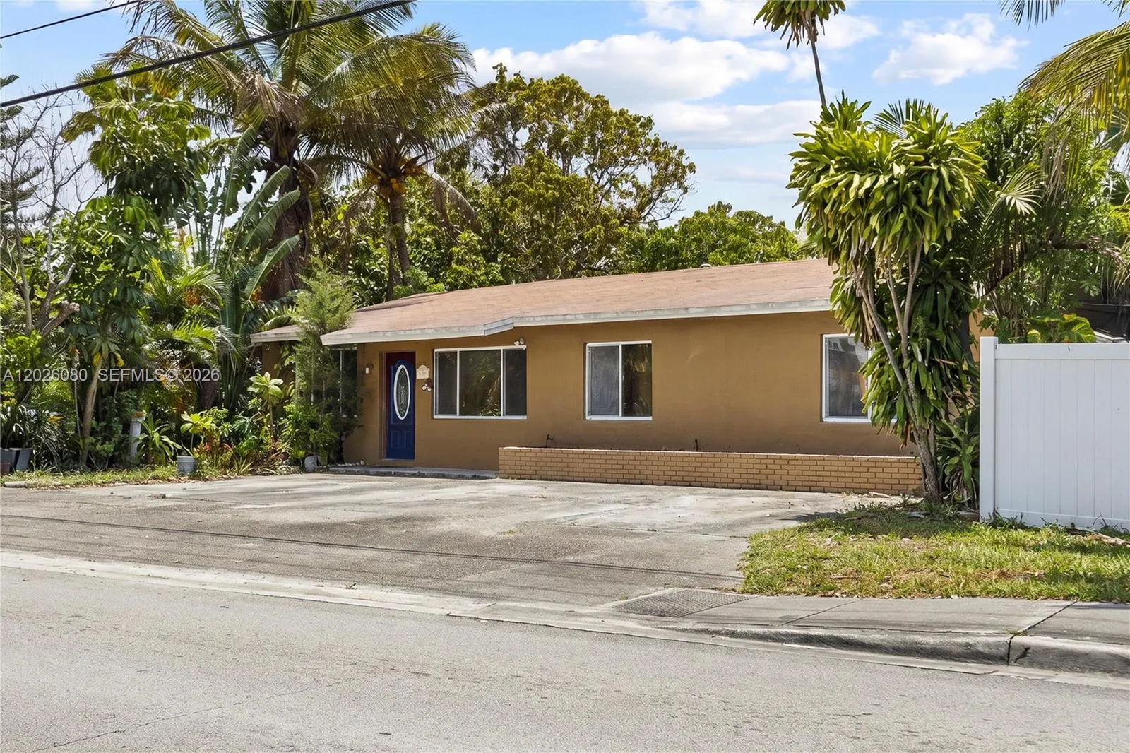 1975 SW 41st Ave, Fort Lauderdale FL 33317