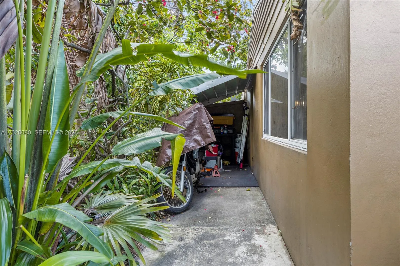 1975 SW 41st Ave, Fort Lauderdale FL 33317