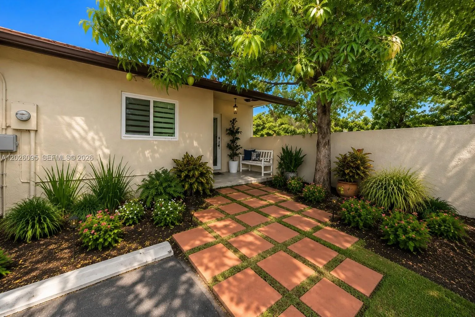 5835 SW 144th Cir Pl, Miami FL 33183
