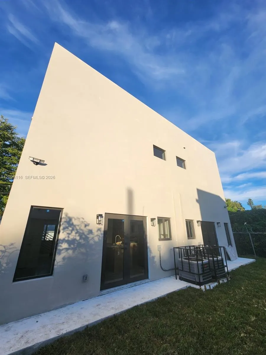6233 NW 20th Ave # B, Miami FL 33147