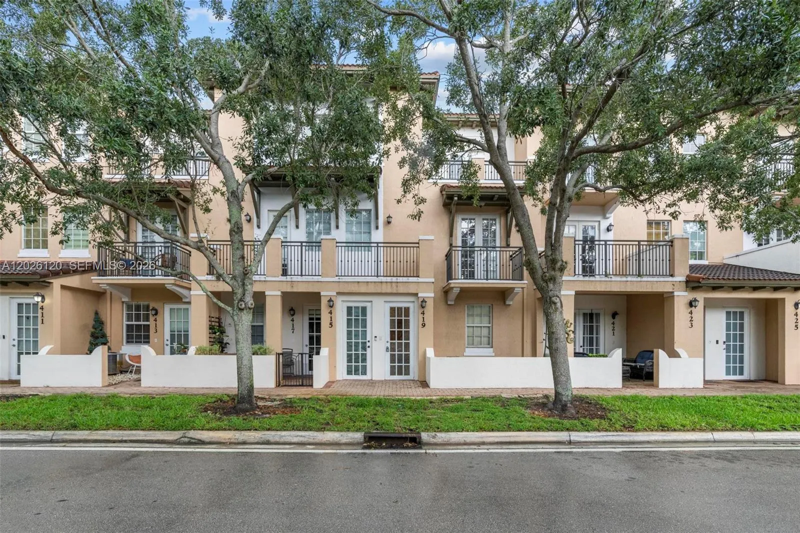 419 SW 147th Ave # 108, Pembroke Pines FL 33027