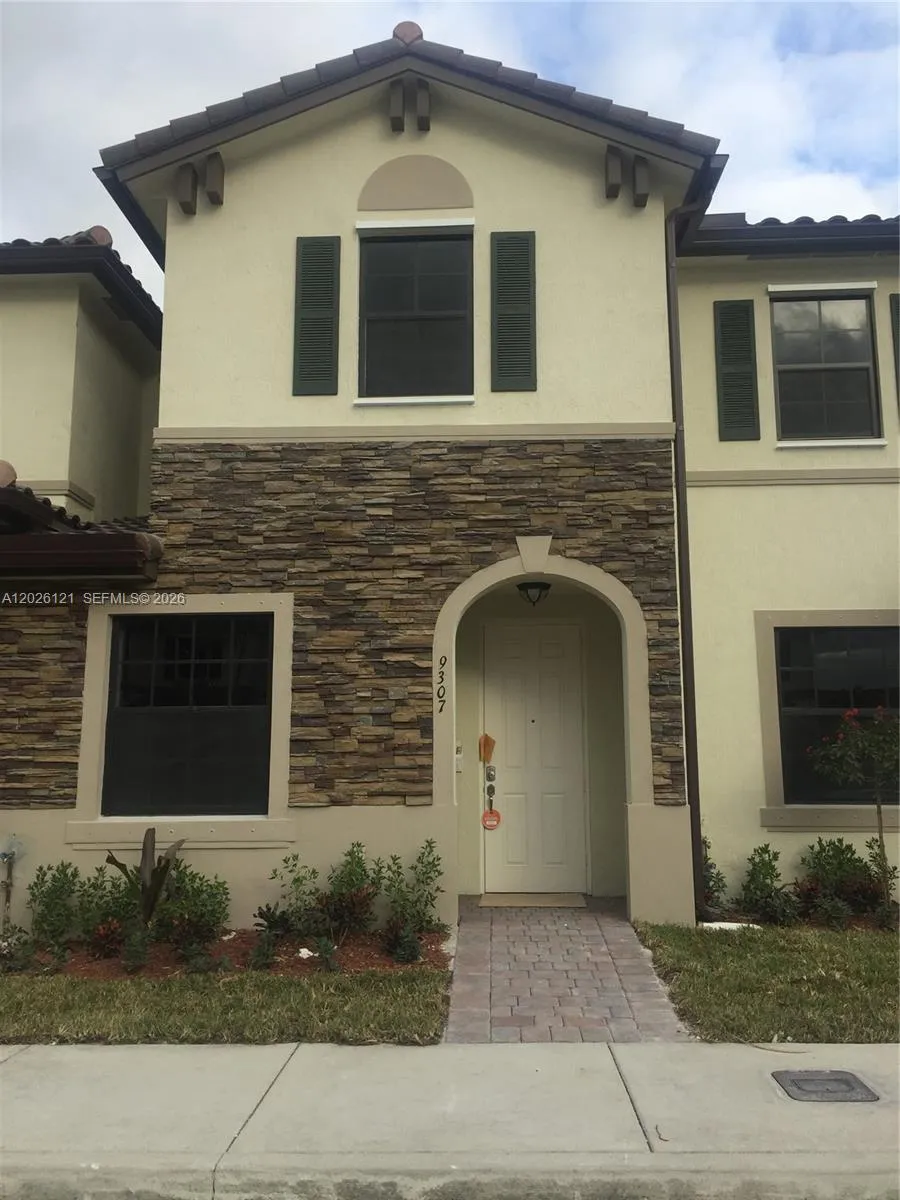 9307 W 33rd Way, Hialeah FL 33018