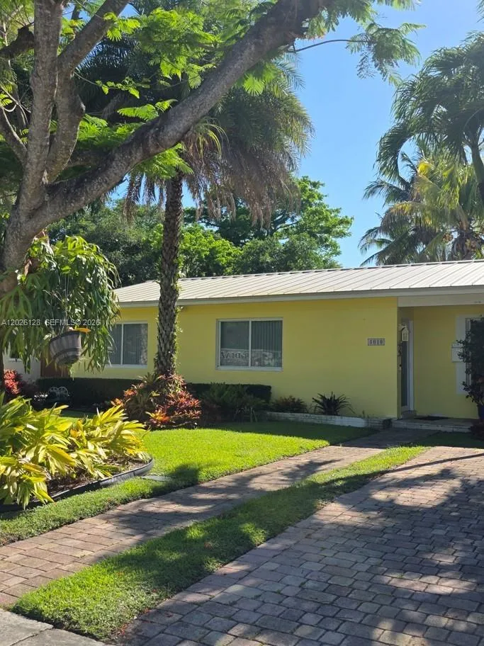 8040 SW 63rd Pl, Miami FL 33143