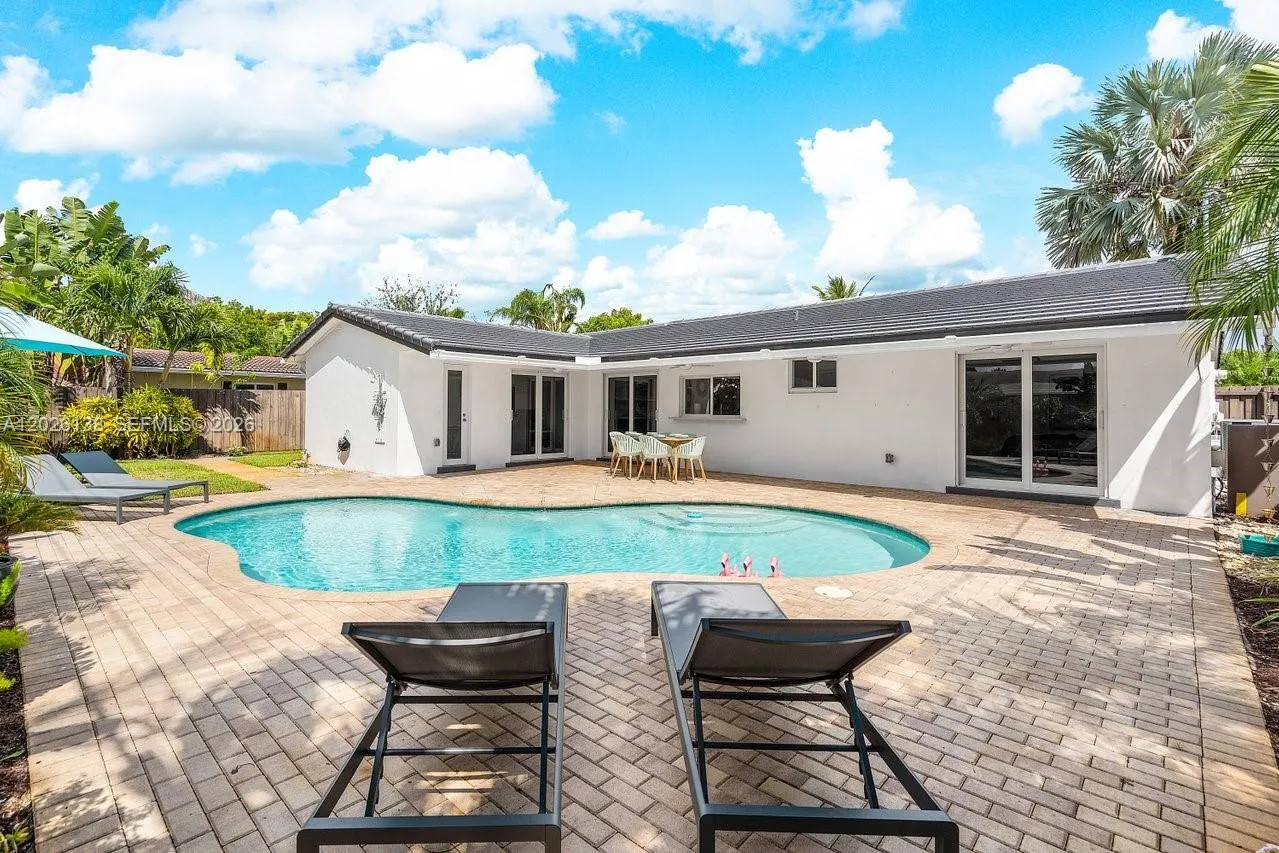 2010 NE 57th St, Fort Lauderdale FL 33308