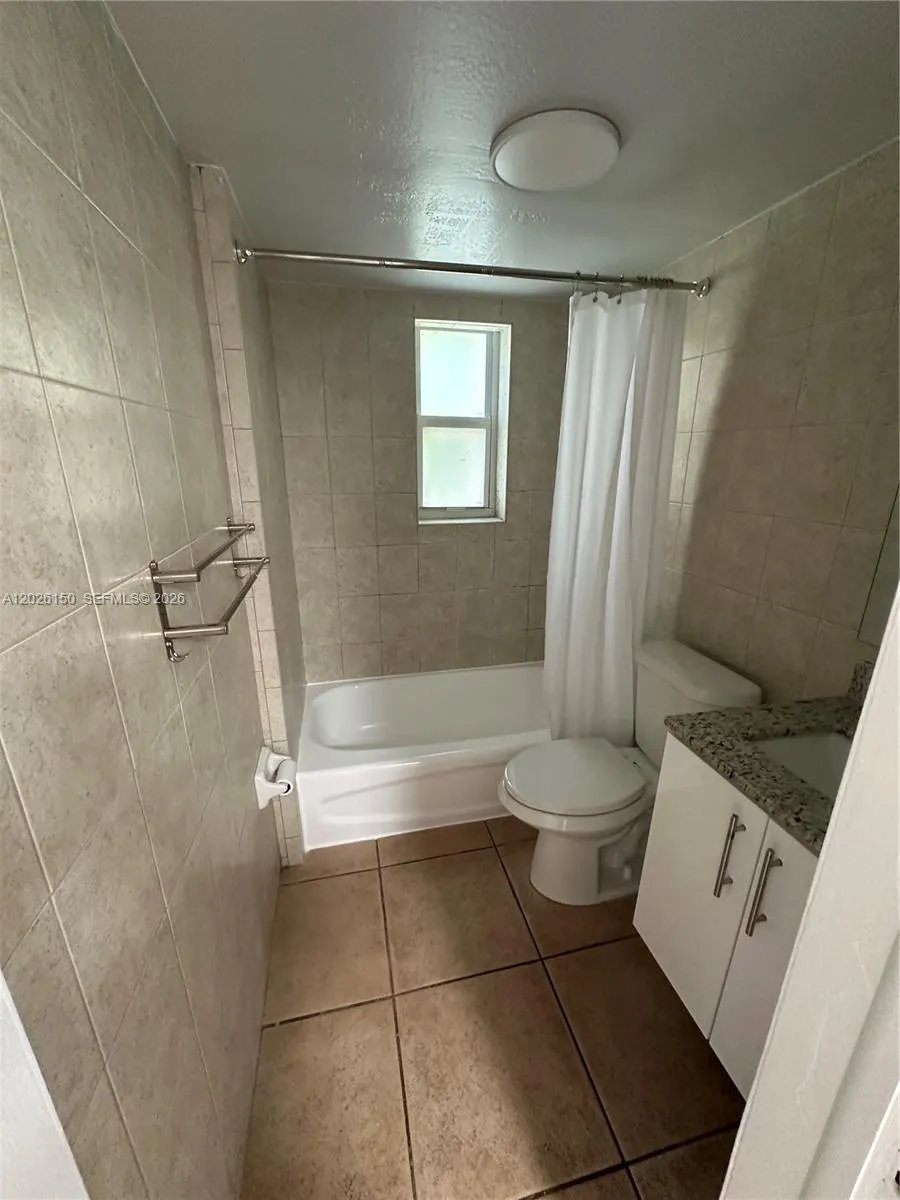 1208 Salzedo St # 18, Coral Gables FL 33134