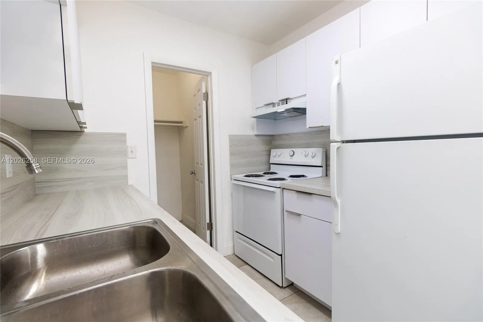 831 NW 1st Ave # 4, Fort Lauderdale FL 33311