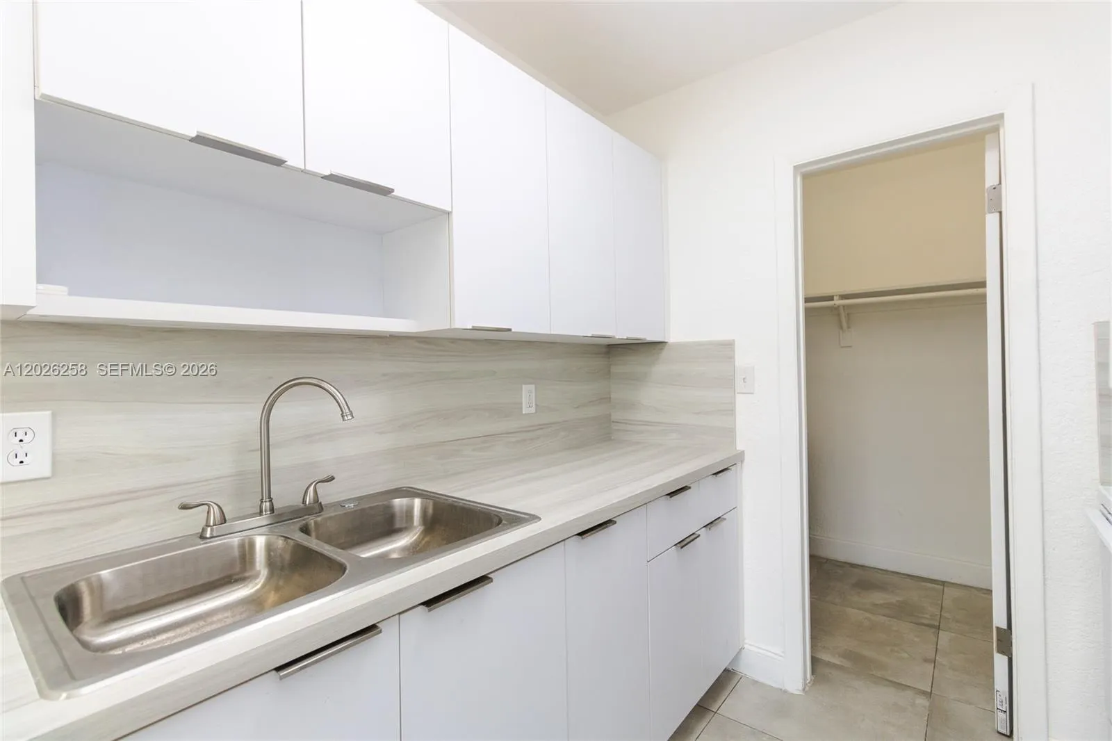 831 NW 1st Ave # 4, Fort Lauderdale FL 33311