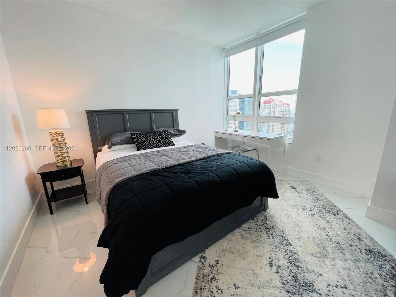 950 Brickell Bay Dr # 3207, Miami FL 33131
