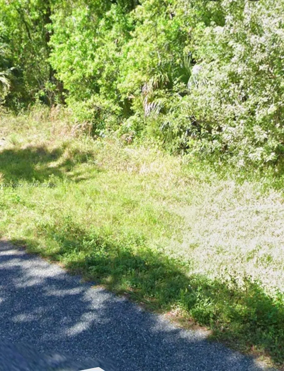 81 Magnolia Ct Okeechobee, Other City - In The State Of Florida FL 34972