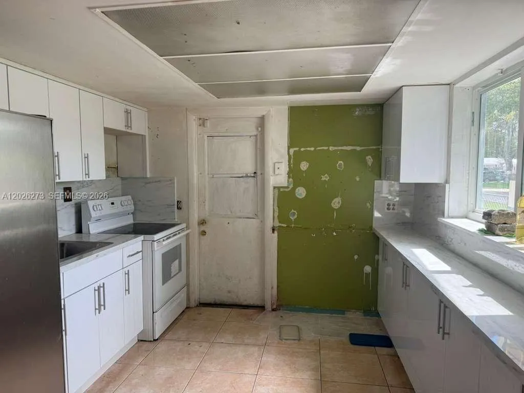 3850 SW 59th Ter, Davie FL 33314