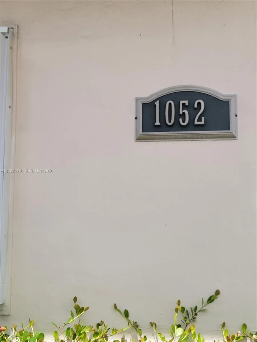 1052 SW 79th Ave, Miami FL 33144
