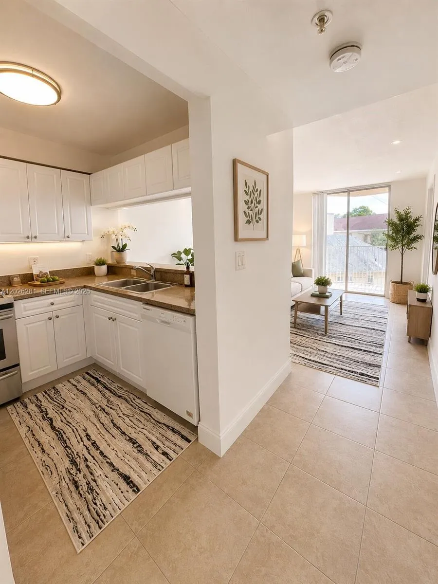 102 SW 6th Ave # 205, Miami FL 33130