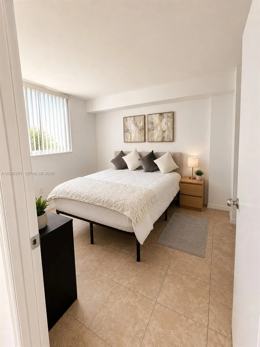 102 SW 6th Ave # 205, Miami FL 33130