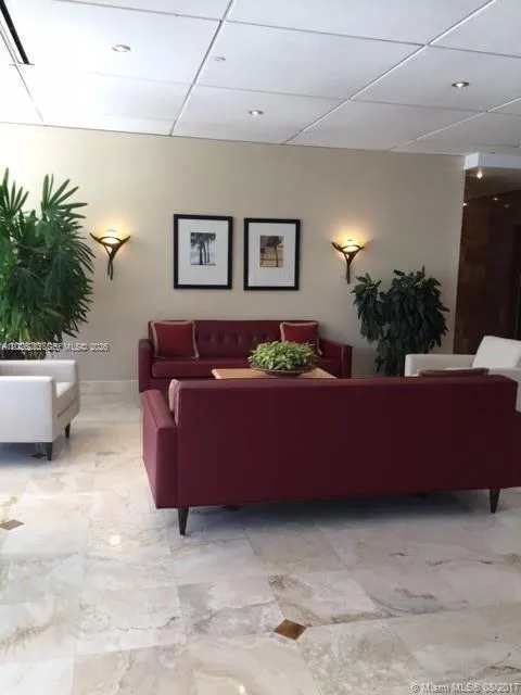 150 SE 25 RD # 15F, Miami FL 33129
