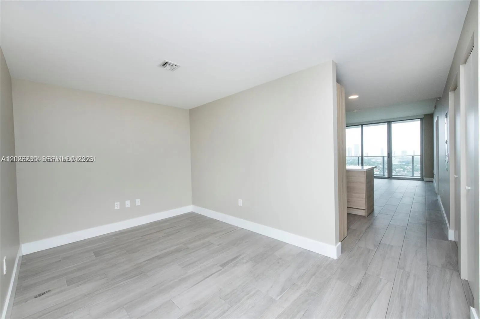 16385 Biscayne Blvd # 2616, North Miami Beach FL 33160