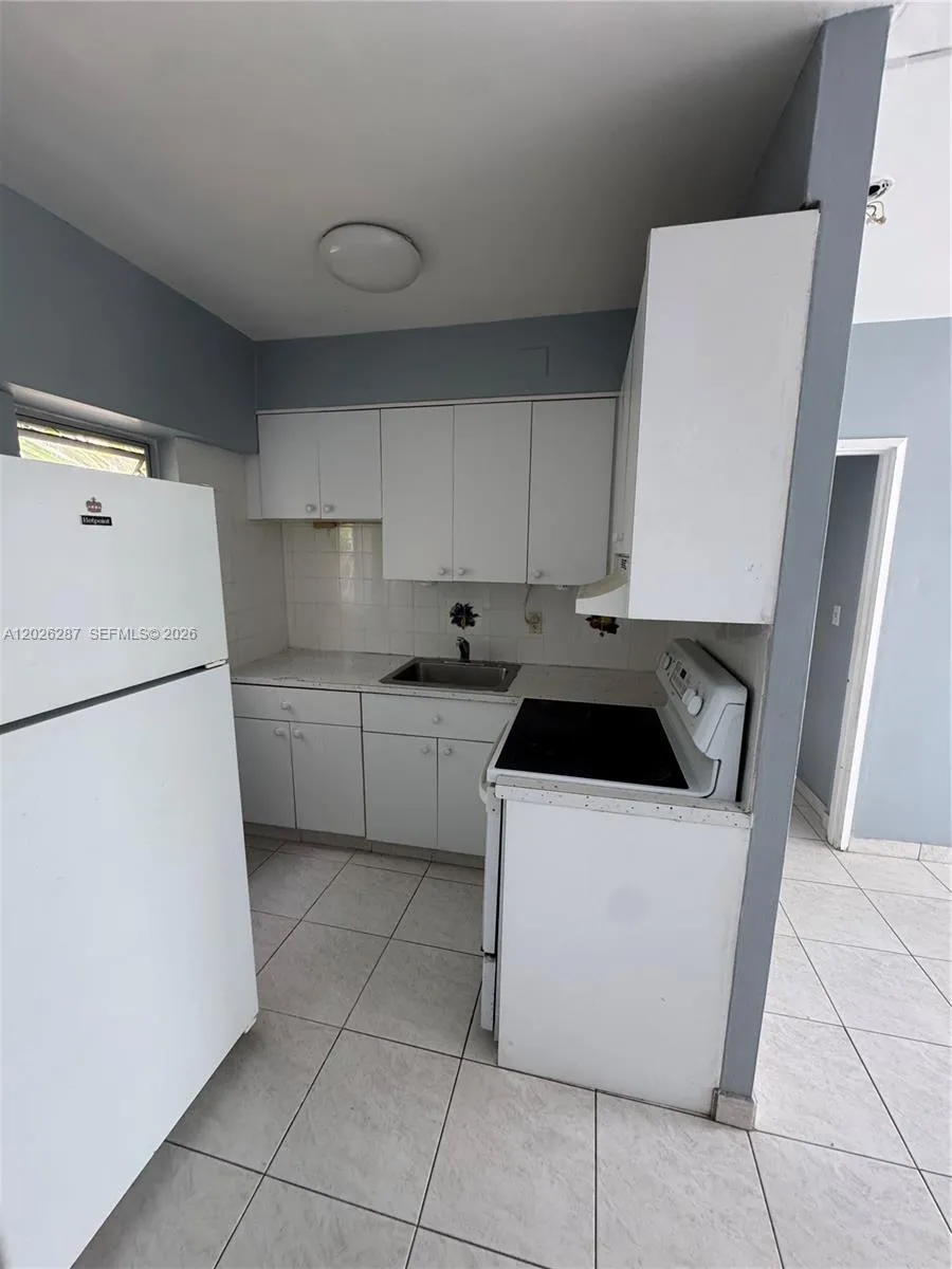 10281 E Bay Harbor Dr # A6, Bay Harbor Islands FL 33154