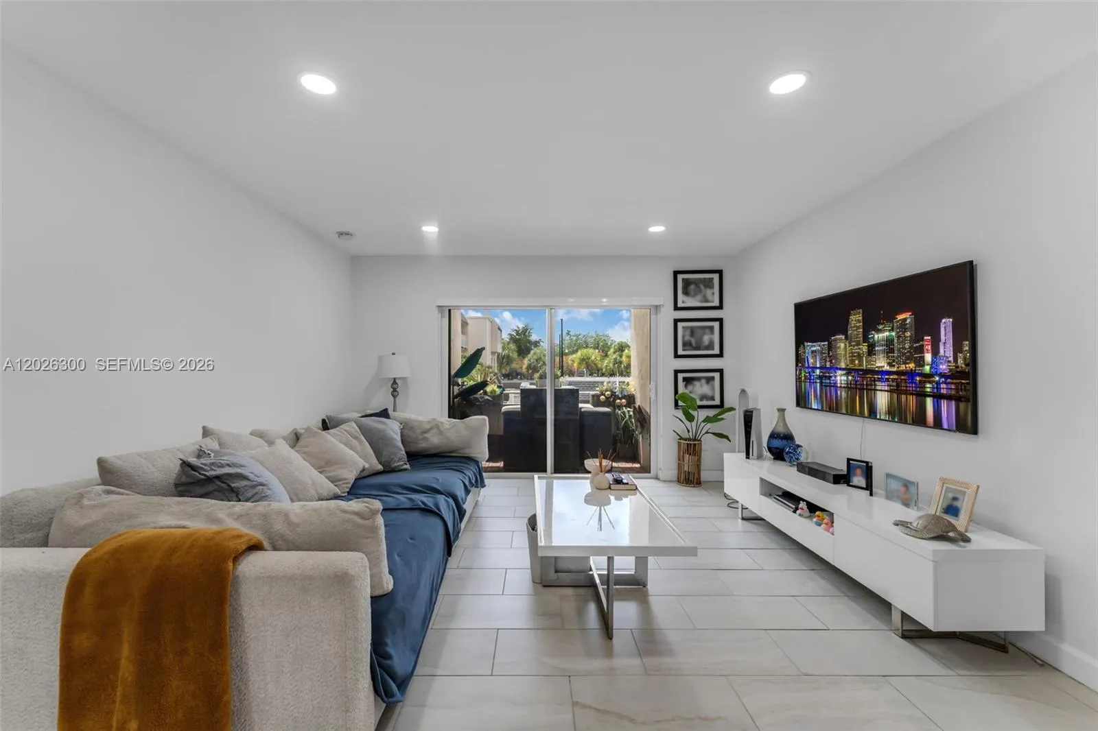 7765 SW 86th St # 205, Miami FL 33143
