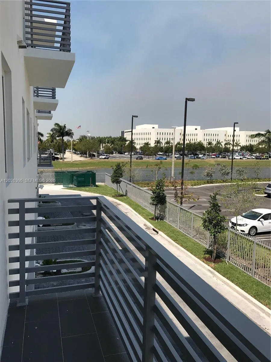 9183 NW 33rd St, Doral FL 33178